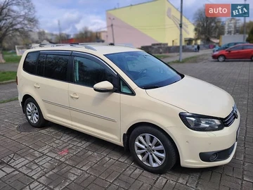 Авто Volkswagen Touran 2011 № 8919829