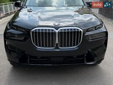 Авто BMW X7 2023 № 8921834