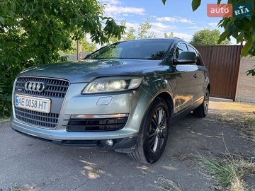 Авто Audi Q7 2007 № 8922171