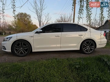 Авто Volkswagen Passat 2018 № 8922584