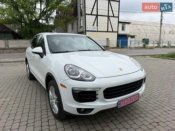 Авто Porsche Cayenne 2015 № 8923188