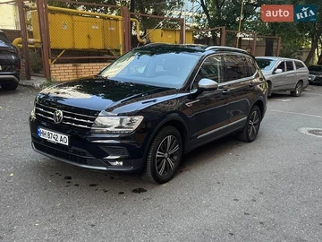Авто Volkswagen Tiguan 2018 № 8923446