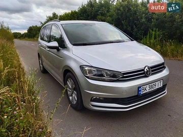 Авто Volkswagen Touran 2019 № 8924252