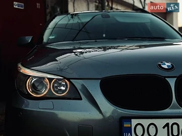 Авто BMW 5 Series 2004 № 8924543