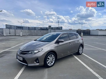 Авто Toyota Auris 2013 № 8924669