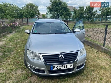 Авто Volkswagen Passat 2010 № 8925236