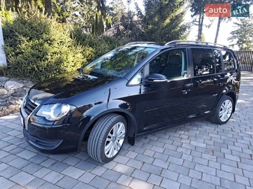 Авто Volkswagen Touran 2009 № 8925251