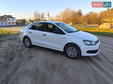 Авто Volkswagen Polo 2013 № 8925275