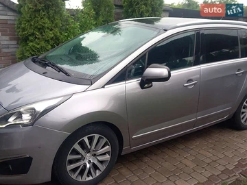 Авто Peugeot 5008 2015 № 8925365