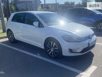 Авто Volkswagen E-Golf 2020 № 8925505