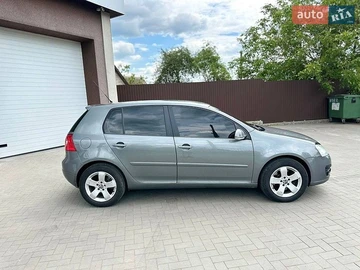Авто Volkswagen Golf 2006 № 8925960