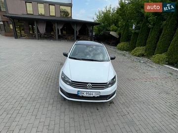 Авто Volkswagen Polo 2017 № 8925982
