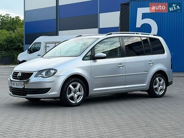 Авто Volkswagen Touran 2010 № 8926073