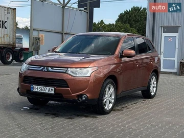 Авто Mitsubishi Outlander 2013 № 8926175