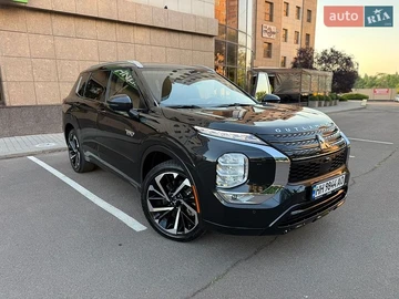 Авто Mitsubishi Outlander 2024 № 8926292