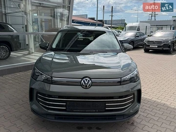 Авто Volkswagen Tiguan 2024 № 8927192