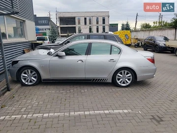 Авто BMW 5 Series 2004 № 8927423