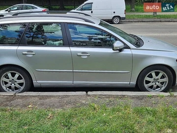 Авто Volvo V50 2011 № 8927526