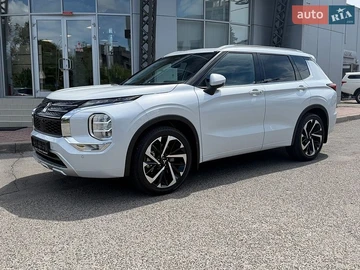Авто Mitsubishi Outlander 2024 № 8928038