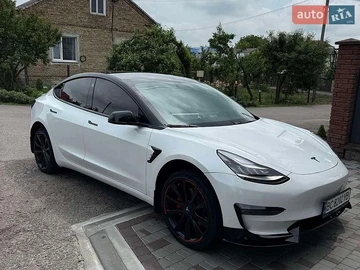 Авто Tesla Model 3 2019 № 8929213