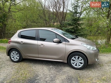 Авто Peugeot 208 2013 № 8929511