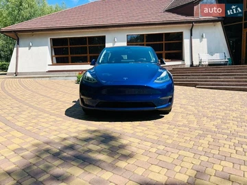 Авто Tesla Model Y 2023 № 8929913