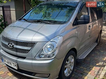 Авто Hyundai H-1 2012 № 8930045