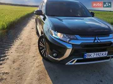 Авто Mitsubishi Outlander 2020 № 8930052