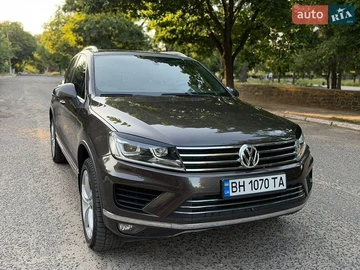 Авто Volkswagen Touareg 2016 № 8930400
