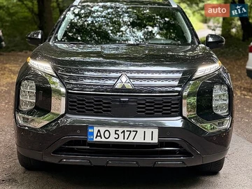Авто Mitsubishi Outlander 2023 № 8930804