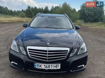 Авто Mercedes E-Class 2010 № 8931645