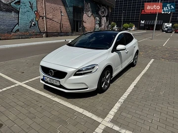 Авто Volvo V40 2017 № 8931739