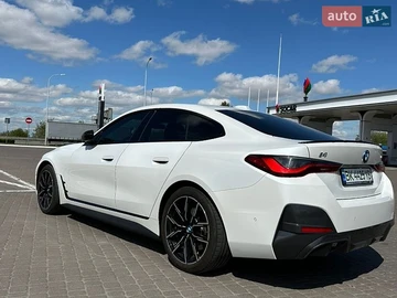 Авто BMW I4 2023 № 8931887