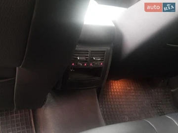 Авто Volkswagen Touareg 2005 № 8932835