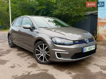 Авто Volkswagen E-Golf 2015 № 8932945