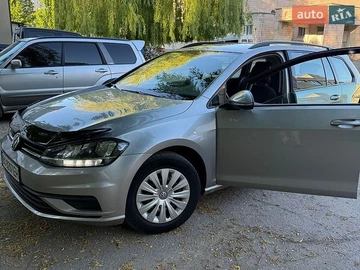 Авто Volkswagen Golf 2017 № 8933106