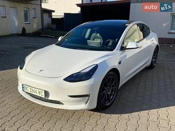 Авто Tesla Model 3 2021 № 8933224