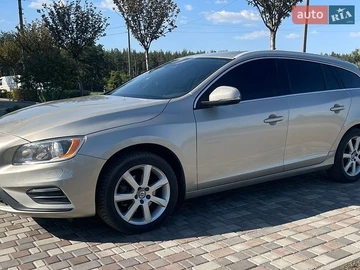 Авто Volvo V60 2016 № 8933497