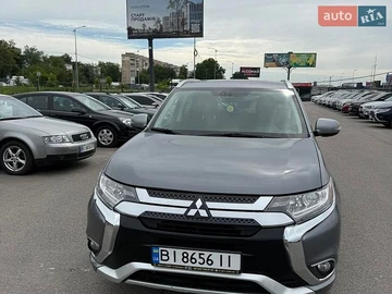 Авто Mitsubishi Outlander 2018 № 8933574