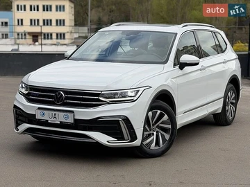 Авто Volkswagen Tiguan 2024 № 8933897