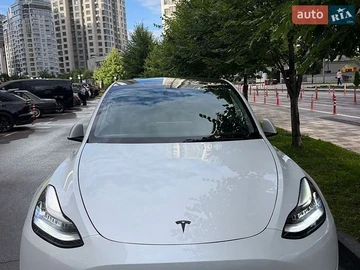 Авто Tesla Model Y 2022 № 8934836