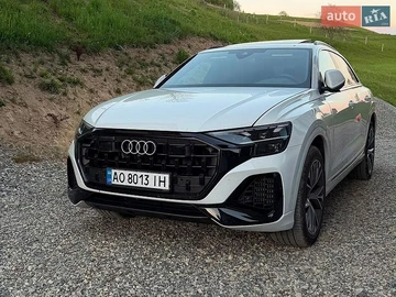 Авто Audi Q8 2022 № 8934940