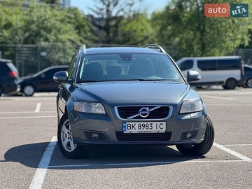 Авто Volvo V50 2010 № 8935775
