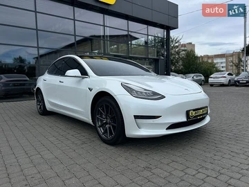 Авто Tesla Model 3 2019 № 8936001
