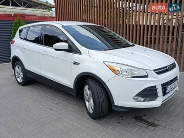 Авто Ford Escape 2013 № 8936006