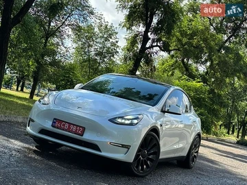 Авто Tesla Model Y 2023 № 8936072