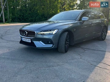 Авто Volvo V60 2020 № 8936078
