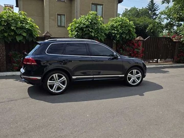 Авто Volkswagen Touareg 2015 № 8936079