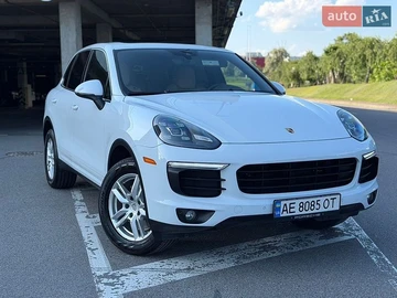 Авто Porsche Cayenne 2016 № 8936084