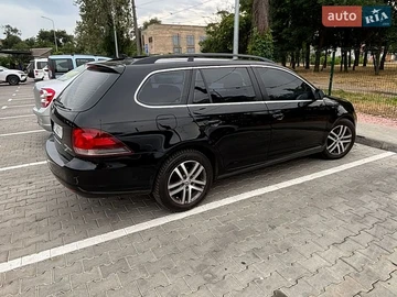 Авто Volkswagen Golf 2010 № 8936243